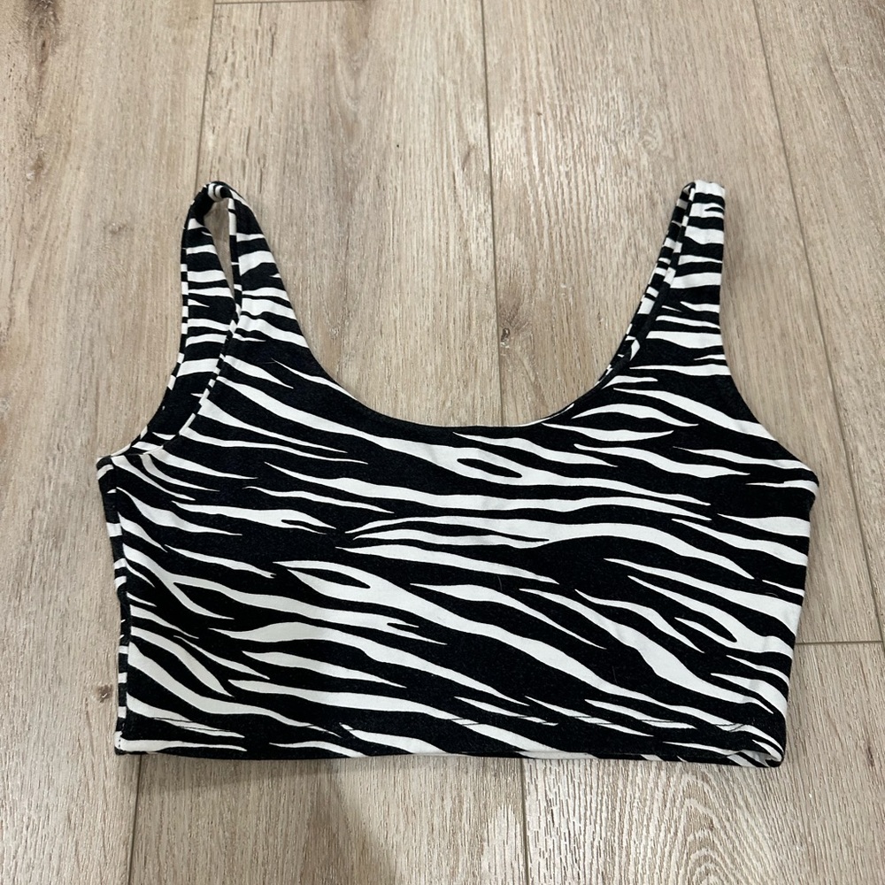 BRANDY MELVILLE zebra tank top - Picture 2 of 2